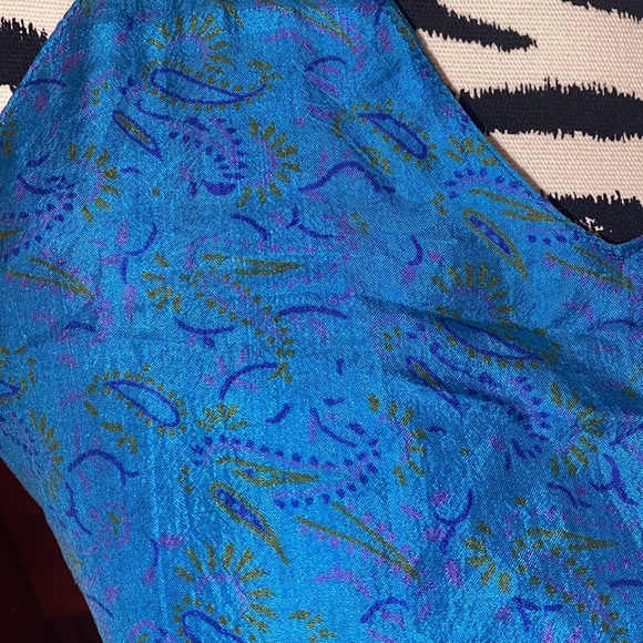 Advance Apparels blue and purple Paisley halter top 100% silk made in India - Picture 2 of 6